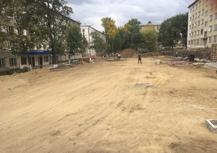 В Студгородке продолжаются работы по возведению нового стадиона
