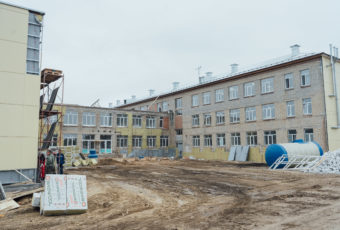 В Самойловке продолжается капитальный ремонт здания школы №1