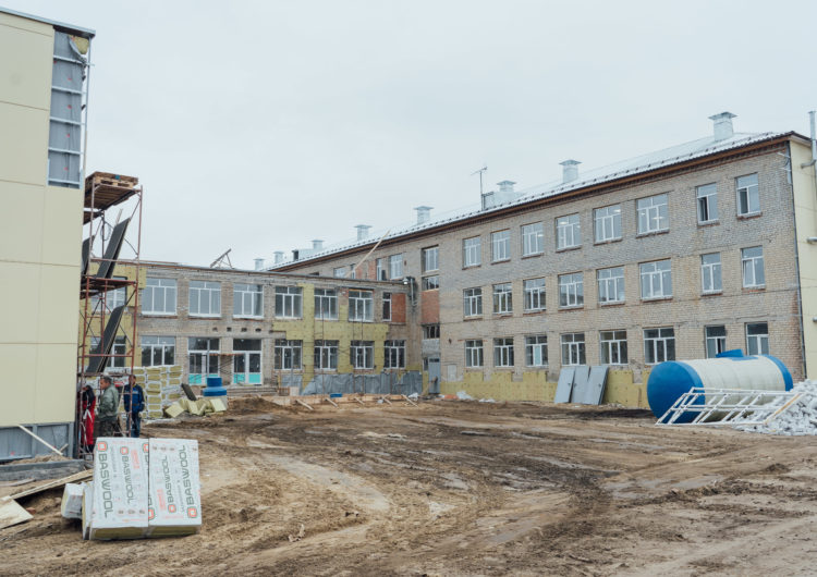 Родители учеников поделились впечатлениями о ремонте школы в Самойловке