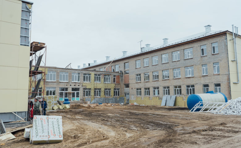 Родители учеников поделились впечатлениями о ремонте школы в Самойловке