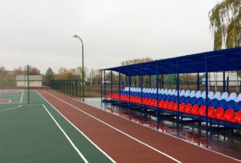 В Перелюбе построили спортивную площадку и приступили к ремонту школы