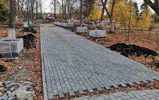 В городском парке Петровска появится фонтан, новое освещение и пешеходные дорожки