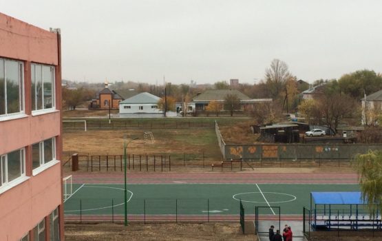В Перелюбе начались тренировки на новом спорткомплексе по проекту Володина