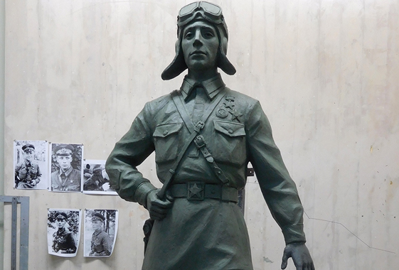 Памятник летчику Талалихину отливают в бронзе