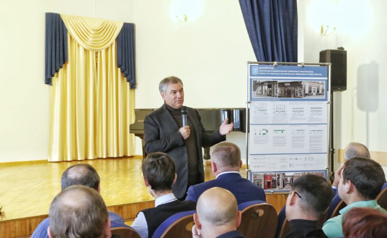 Вячеслав Володин во время рабочей поездки в регион затронул тему строительства тротуаров в Саратове