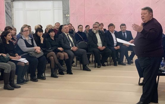 Жители Заводского района выразили готовность участвовать в проекте Володина по ремонту тротуаров