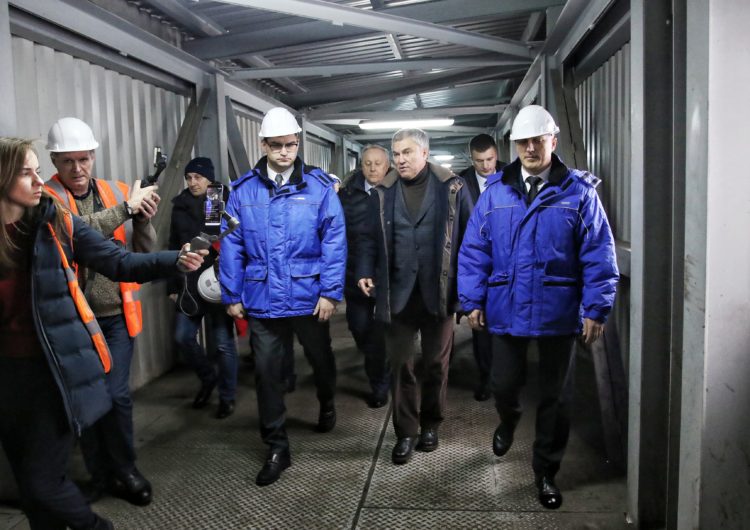 Вячеслав Володин посетил металлургический завод в Балакове