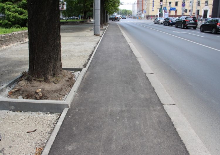 Проект Володина по ремонту тротуаров в Саратове горожане считают своевременным
