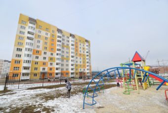 Инфраструктура в микрорайоне Солнечный 2. Нехватка детсадов и школ. Как найти выход?