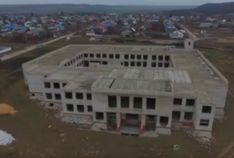 В регион поступило финансирование на второй этап возведения образовательного учреждения в селе Тепловка