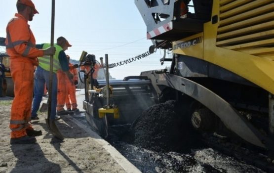 Ремонт дорог. В мэрии рассказали, на каких улицах в Саратове ночью будут укладывать асфальт