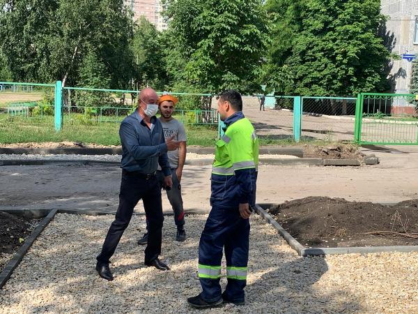 В Саратове продолжается контроль за ходом ремонта тротуаров