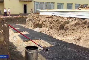 В Самойловке приступили к строительству бассейна