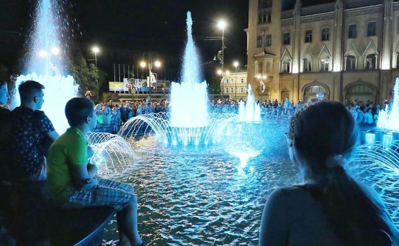 На проспекте Кирова открылся обновлённый свето-музыкальный фонтан «Мелодия»