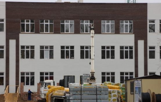 Готовность школы в микрорайоне Авиатор достигла 70%