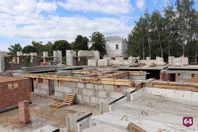Депутат Госдумы поручил ускорить темпы строительства санатория в Саратовской области