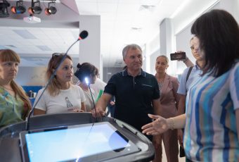 Вячеслав Володин: готов помогать, но не подменять