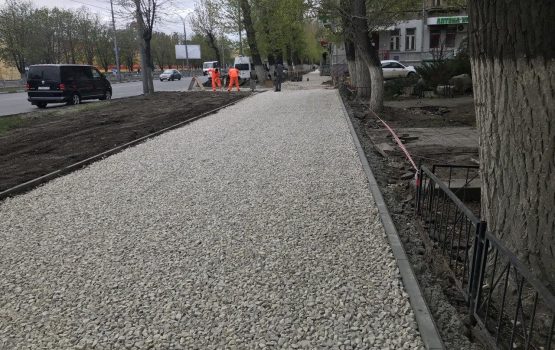 В 5 из 6 районов Саратова завершены работы по ремонту тротуаров