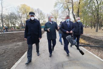 Вячеслав Володин осмотрел парк имени Юрия Гагарина в Заводском районе Саратова