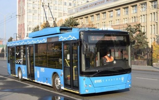 В Саратове новые троллейбусы оформили символикой города