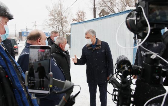 Вячеслав Володин осмотрел, как идет строительство домов для врачей в Елшанке