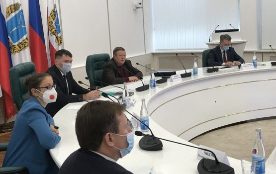 Саратовским школам выделят деньги на уборку снега