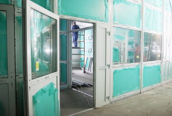 К отделочным работам приступили в новой инфекционной больнице в Елшанке