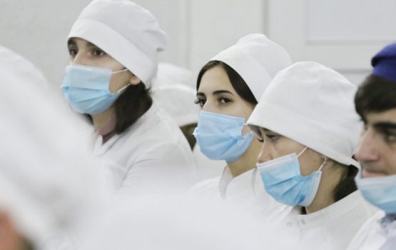 Саратовская скорая помощь предлагает врачам зарплаты от 60 тысяч рублей