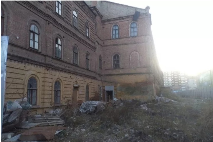 Общественники просят изменить бюджет и направить миллионы рублей на реставрацию зданий в центре Саратова