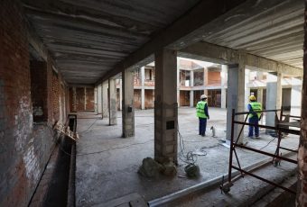 Вячеслав Володин осмотрел строящийся комплекс для детской цирковой студии «Арт-Алле»