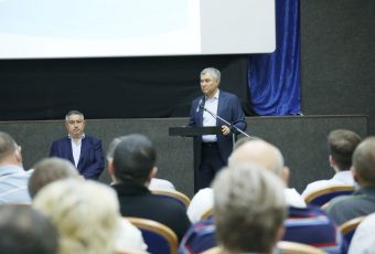 Вячеслав Володин встретился с жителями Петровского района