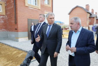 В Саратове строят дома для врачей станции скорой помощи