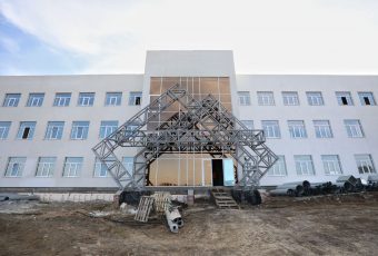 Вячеслав Володин посетил стройплощадку инфекционной больницы