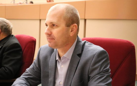 Корнеев: Нужна совместная работа местной власти и жителей при благоустройстве тротуаров
