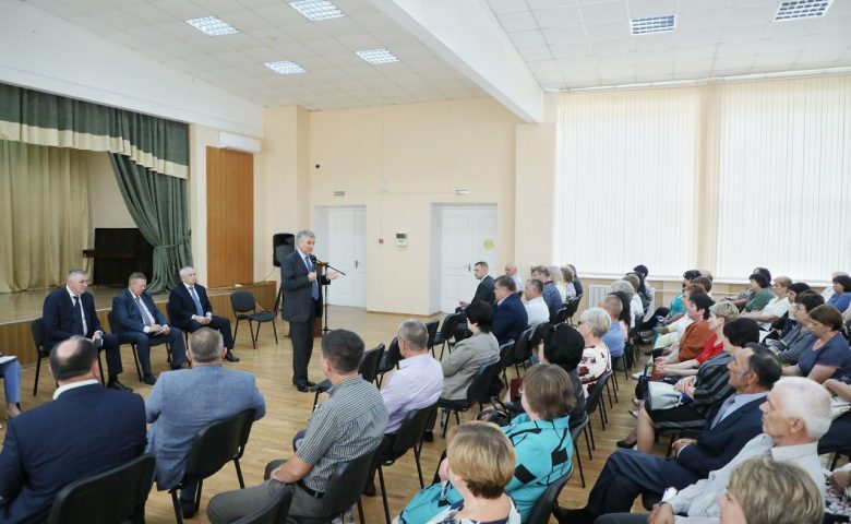 Вячеслав Володин встретился с жителями Ершовского района