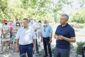 Володин обсудил с жителями Балакова планы по благоустройству мест отдыха