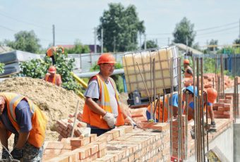 Вячеслав Володин остался недоволен темпами строительства в Петровском районе