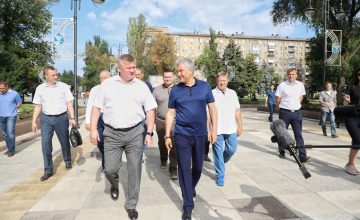 Вячеслав Володин прошел по улицам 8-микилометрового пешеходного кольца в Саратове