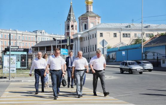 Вячеслав Володин осмотрел территорию у здания речвокзала, где планируется разместить сквер Петра I