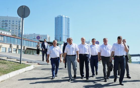 Вячеслав Володин осмотрел участок набережной около моста Саратов-Энгельс