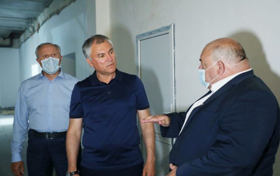 Когда планируют запустить в эксплуатацию инфекционную больницу?