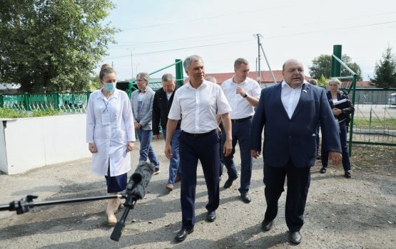 Вячеслав Володин посетил Петровскую районную больницу