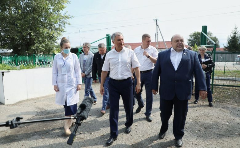 Вячеслав Володин посетил Петровскую районную больницу