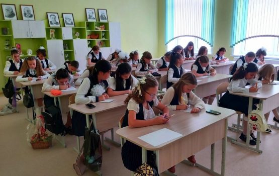 В Солнечном-2 торжественно открыли новую школу на 1100 мест
