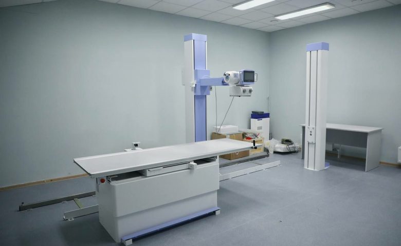 Депутаты областной Думы посетили новую инфекционную больницу в Елшанке