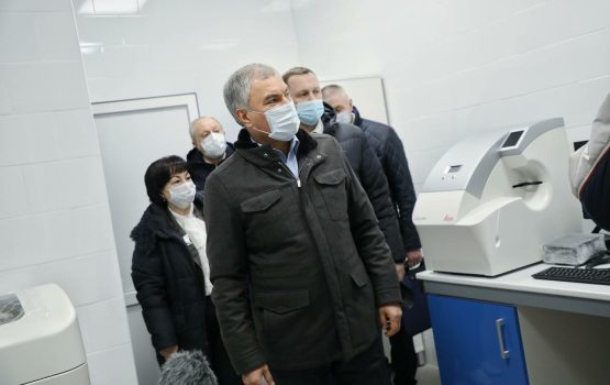 Депутат районного собрания отметил большую роль Вячеслава Володина в строительстве инфекционного центра
