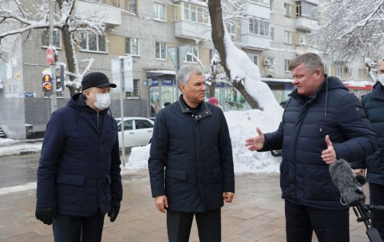 Володин – местным властям о ситуации со снегом: либо справляетесь, либо надо уходить