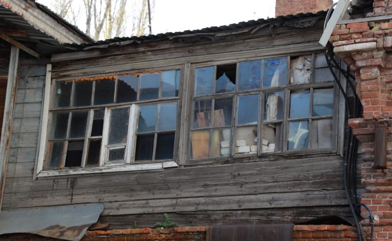 Жительница Октябрьского района попросила Володина помочь с расселением аварийного дома