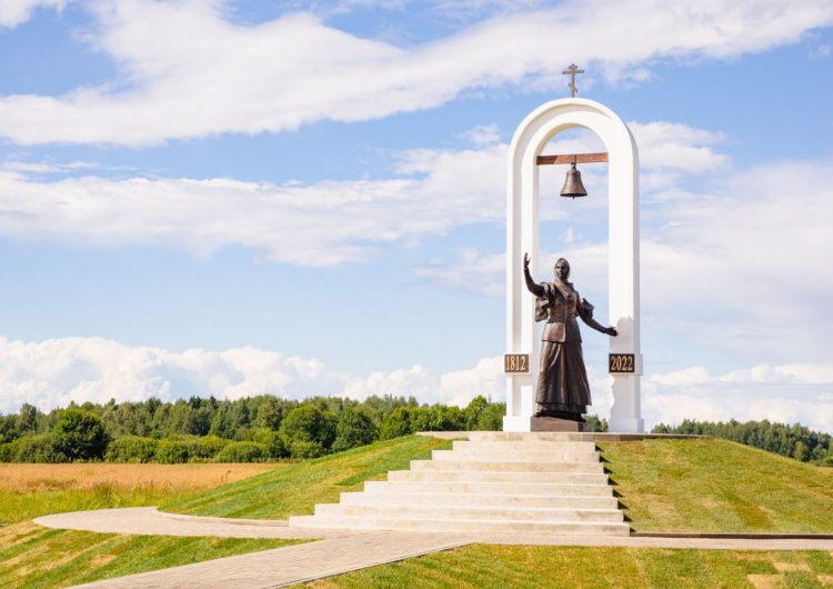 Памятник Саратовского скульптора установлен в Смоленской области