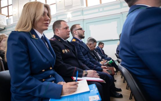 Володин – местным чиновникам: около 300 аварийных домов расселено в Заводском районе, почему не строите там?